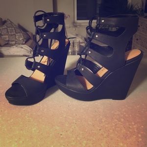Brand new Chinese Laundry Wedges